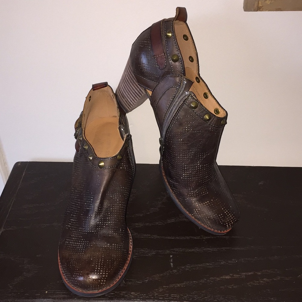 Bundle Discount! 🔥 
Brown Leather Booties
